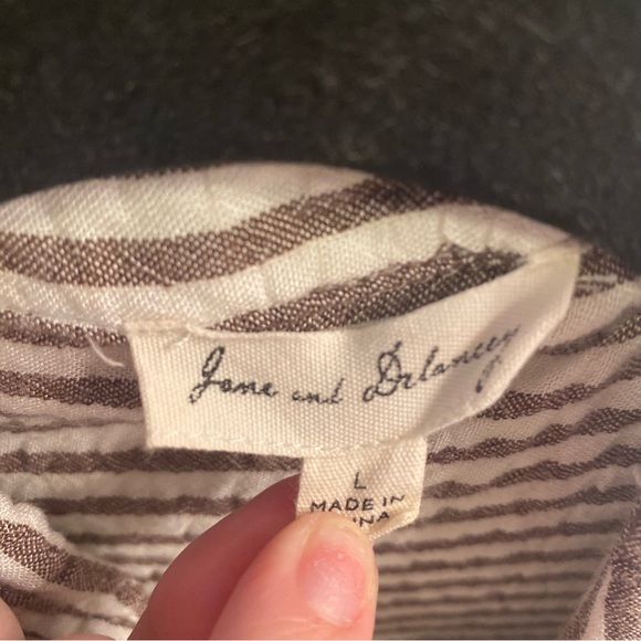 Button Up Top - Picture 3 of 3